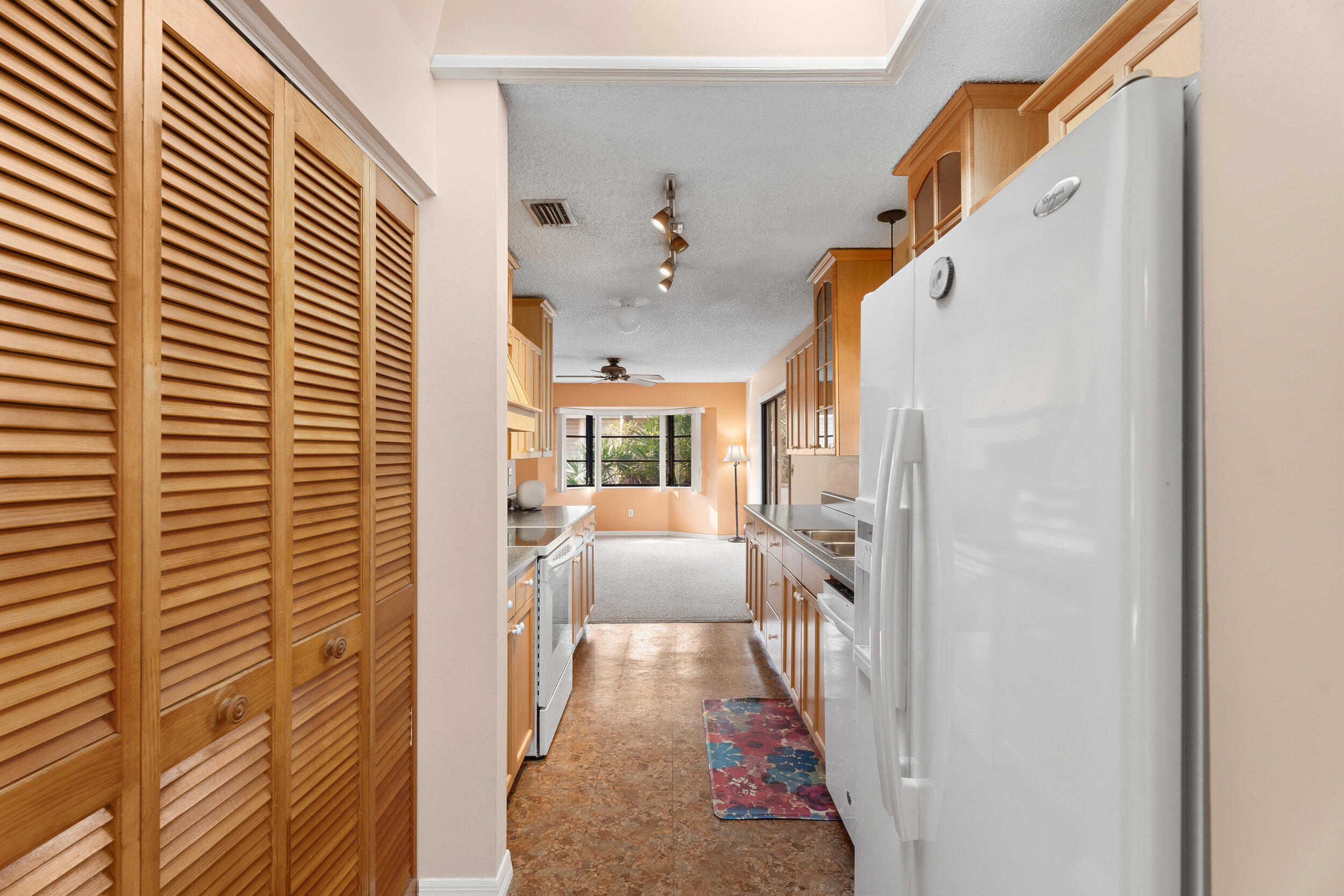 226 Del Monte Road Sebastian, FL 32958 - Photo 10 of 34 Kitchen