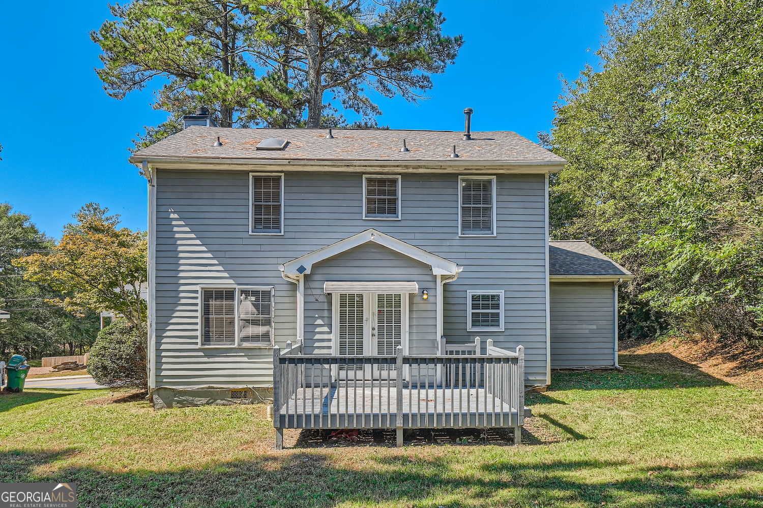 849 Ridge Avenue Stone Mountain, GA 30083 - Photo 10 of 11 a front view of a house with garden