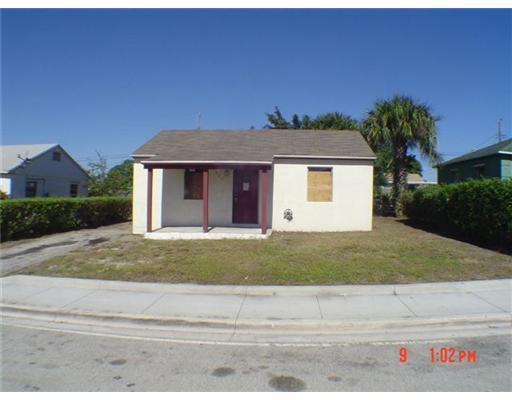 824 West 3rd Street Riviera Beach, FL 33404 - Photo 1 of 5 Primary Photo