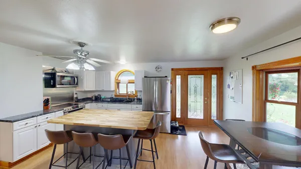 $995,000 | W25757 Bear Coulee Road, Trempealeau, WI 54661