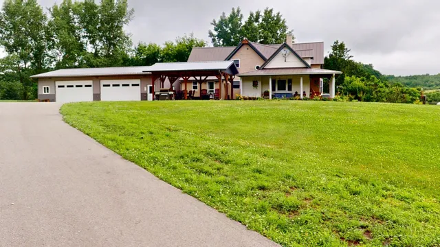 $995,000 | W25757 Bear Coulee Road, Trempealeau, WI 54661