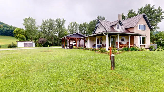 $995,000 | W25757 Bear Coulee Road, Trempealeau, WI 54661