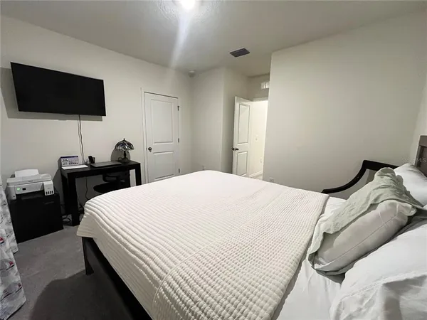 $2,850 | 17032 Oval Rum Drive, Wimauma, FL 33598