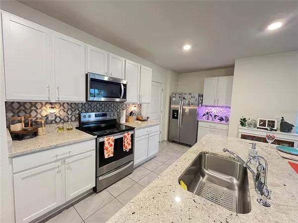 $2,850 | 17032 Oval Rum Drive, Wimauma, FL 33598