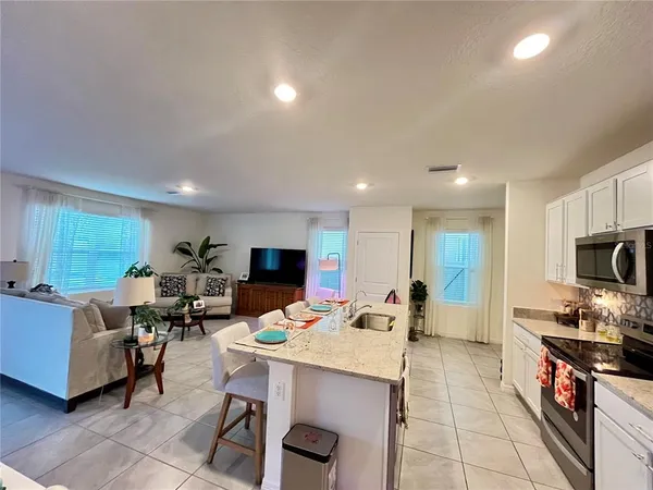 $2,850 | 17032 Oval Rum Drive, Wimauma, FL 33598