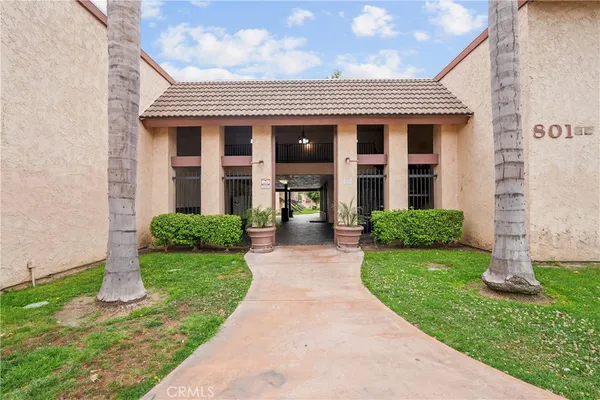 $309,000 | 801 South Lyon Street, Unit A213, Santa Ana, CA 92705