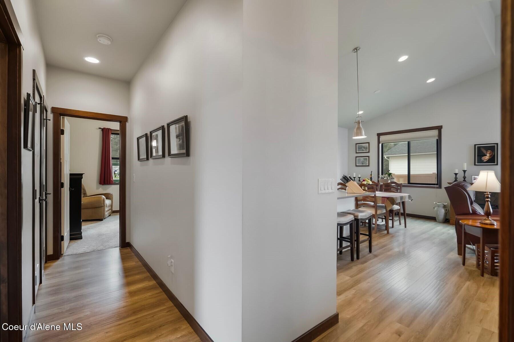 96 Rimrock Court Priest River, ID 83856 - Photo 16 of 27 Hallway