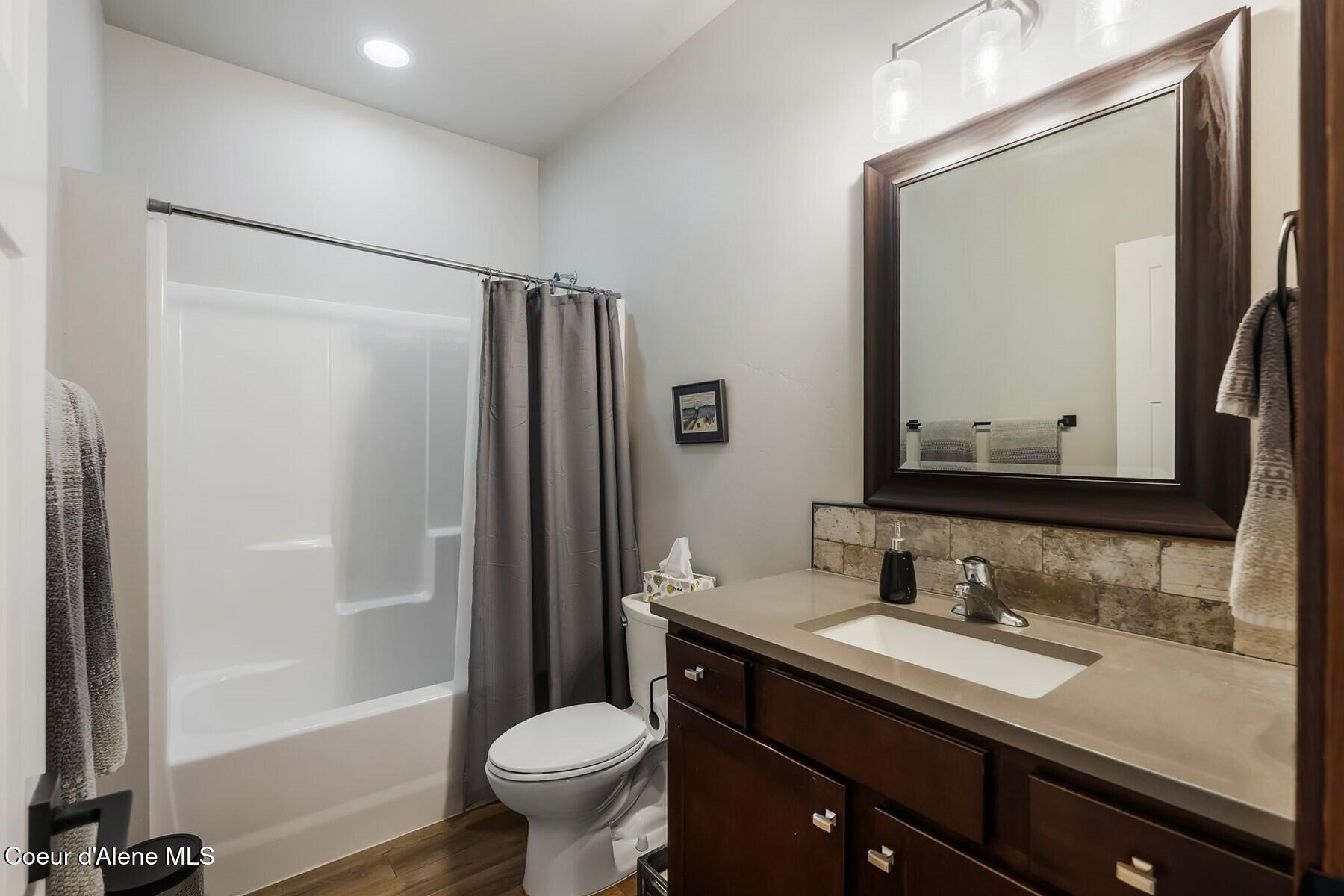 96 Rimrock Court Priest River, ID 83856 - Photo 17 of 27 2nd Bathroom