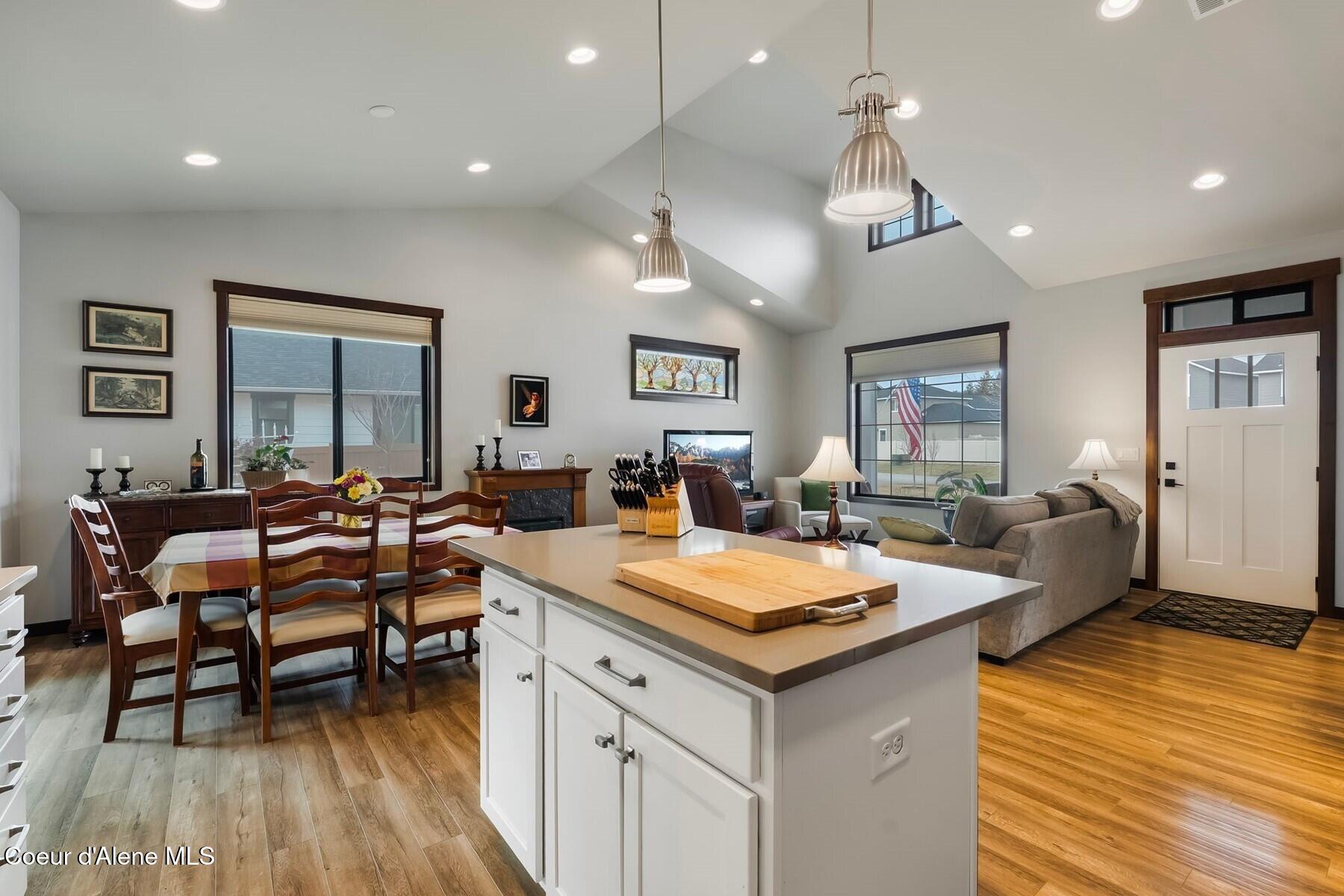 96 Rimrock Court Priest River, ID 83856 - Photo 3 of 27 Open Great room