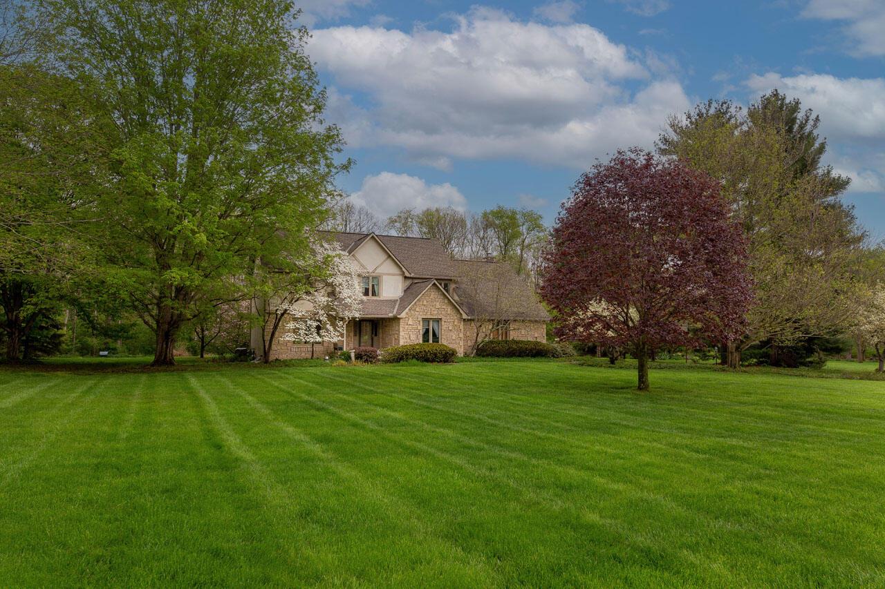 1380 Carriage Rd-3