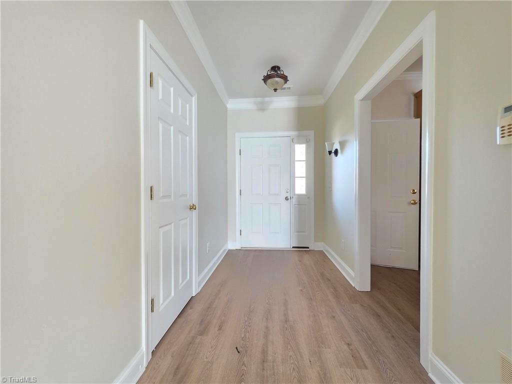 4293 Lumsden Lane High Point, NC 27265 - Photo 2 of 27