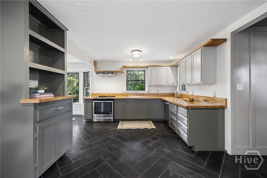 5027 Taylor Road Savannah, GA 31404 - Photo 13 of 70