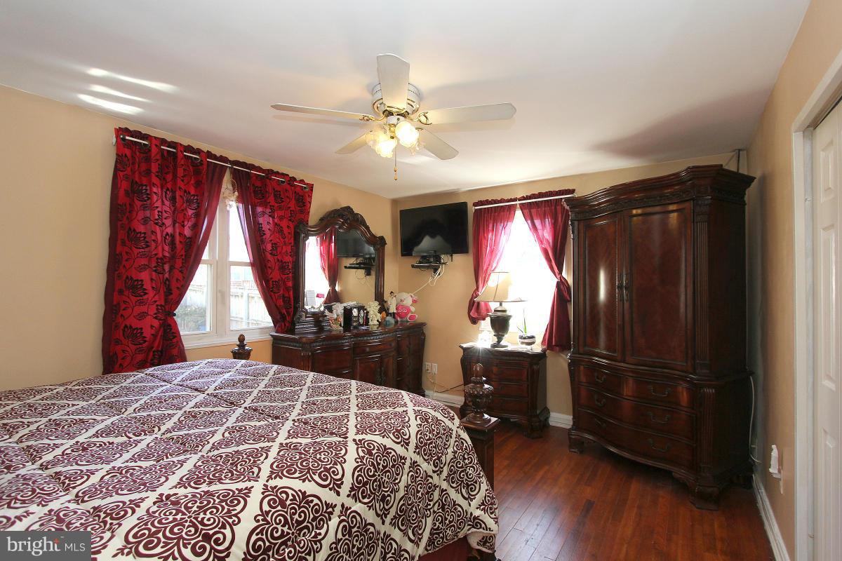 224 University Boulevard East Silver Spring, MD 20901 - Photo 18 of 30 a bed room with a bed and a window