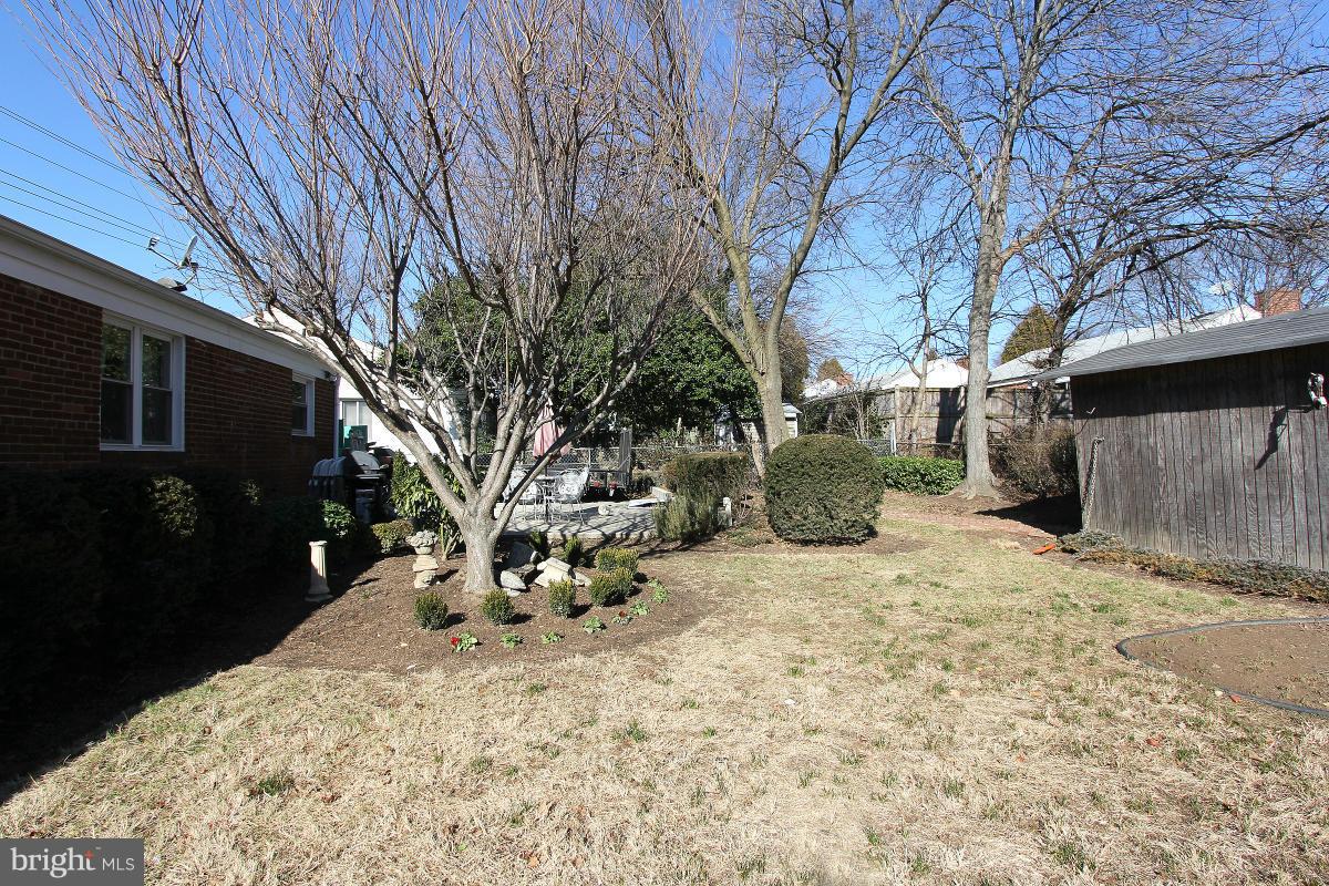 224 University Boulevard East Silver Spring, MD 20901 - Photo 28 of 30 a view of a backyard of the house