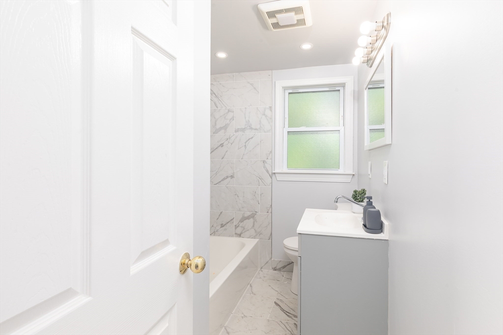 3 Flynn Avenue Danvers, MA 01923 - Photo 10 of 33