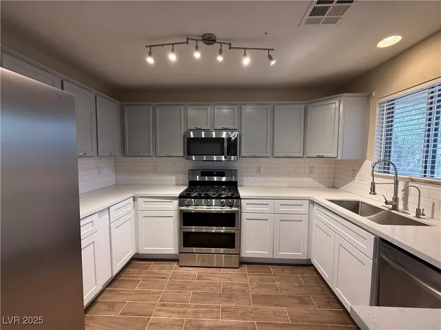 $1,895 | 2613 Pinerock Street, Las Vegas, NV 89156