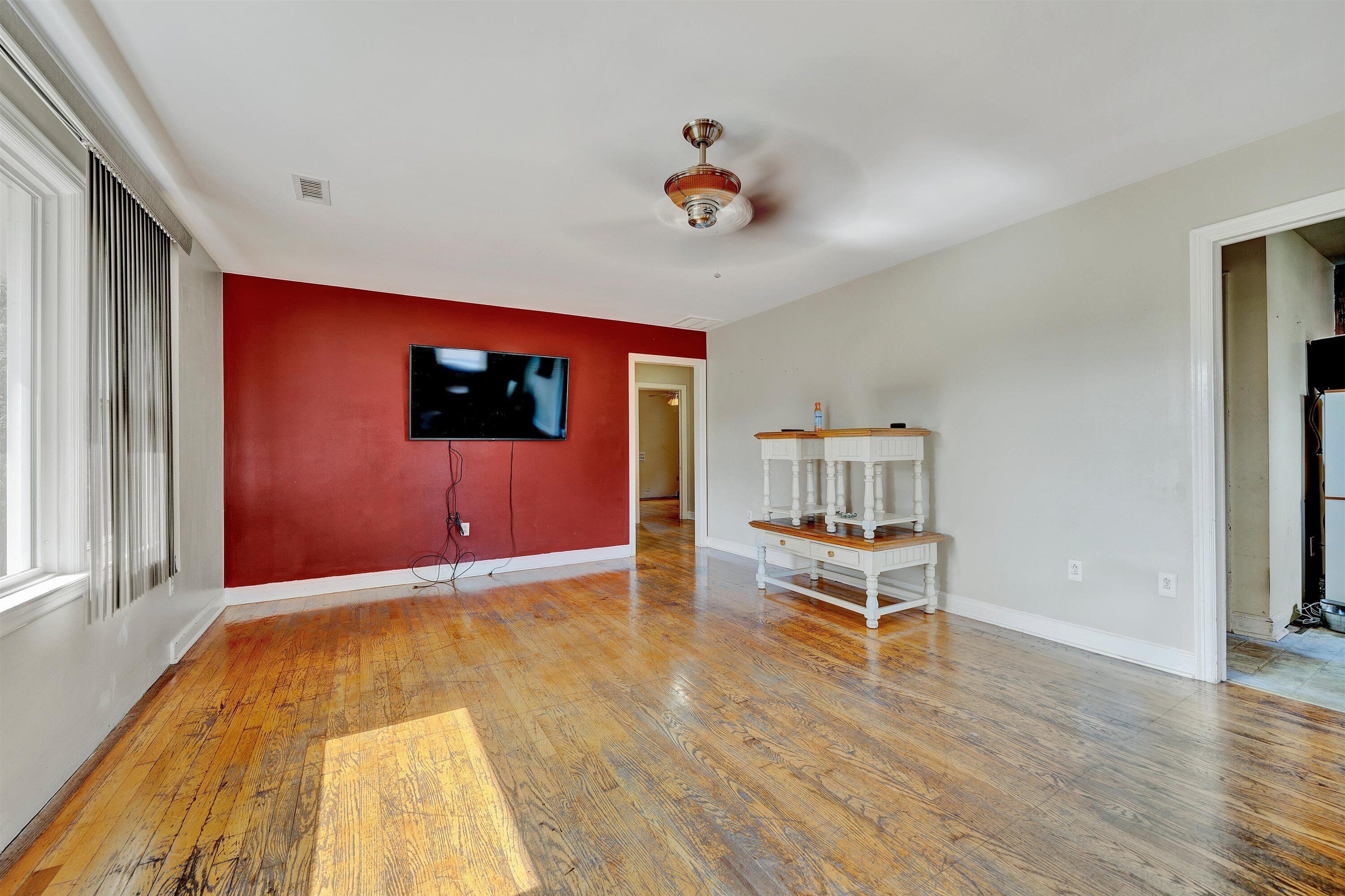 5539 Darby Road Roanoke, VA 24012 - Photo 4 of 19 05-SGP-04511