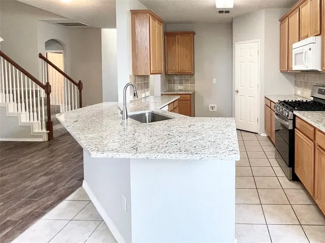 $2,850 | 7205 Prairie Flower Lane, Frisco, TX 75033