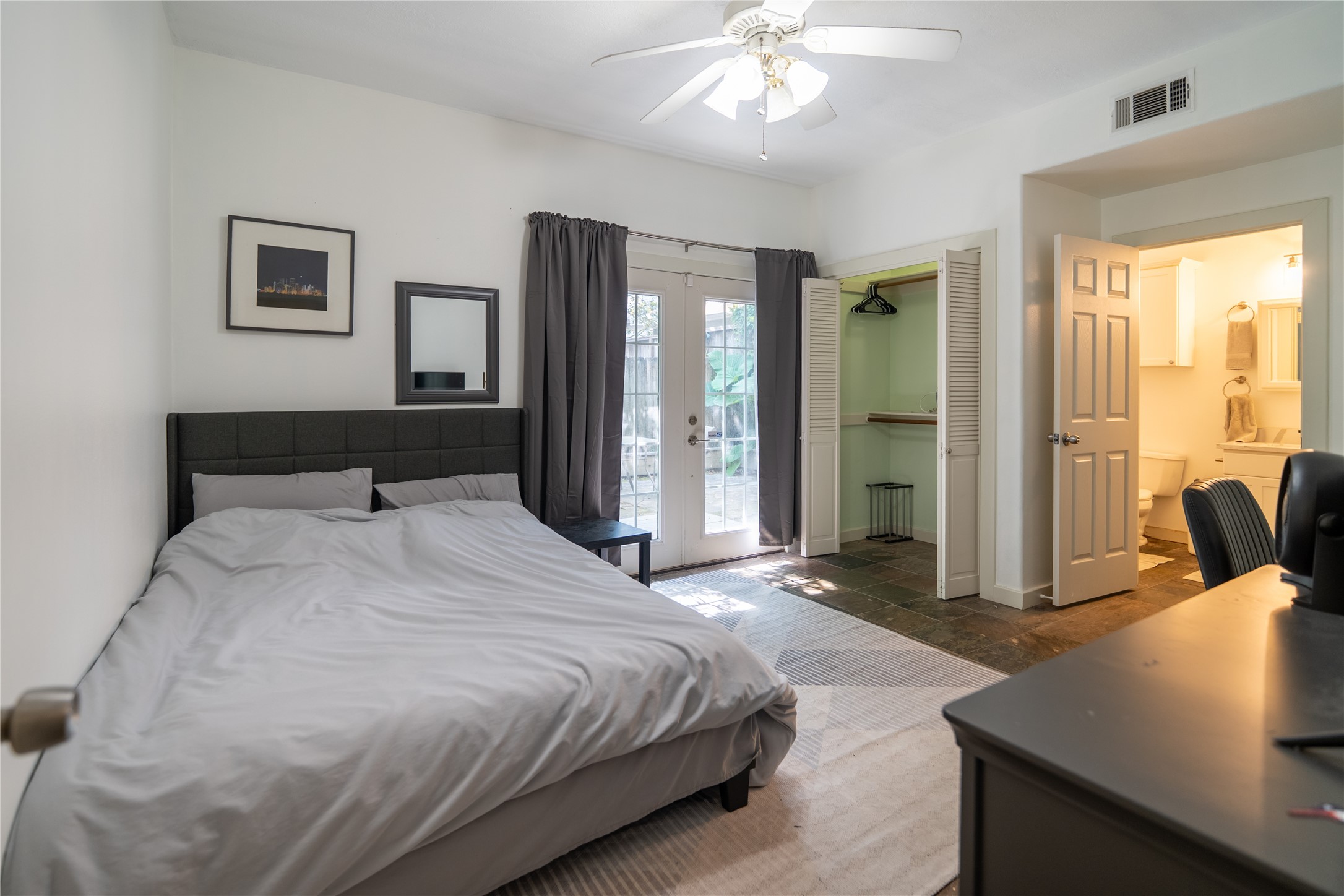 604 West Drew Street Houston, TX 77006 - Photo 3 of 14
