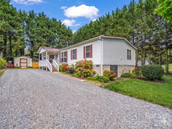 $335,000 | 213 Old State 10 Road, Black Mountain, NC 28711