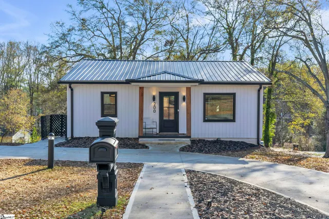 $270,000 | 200 St Lo Circle, Easley, SC 29640