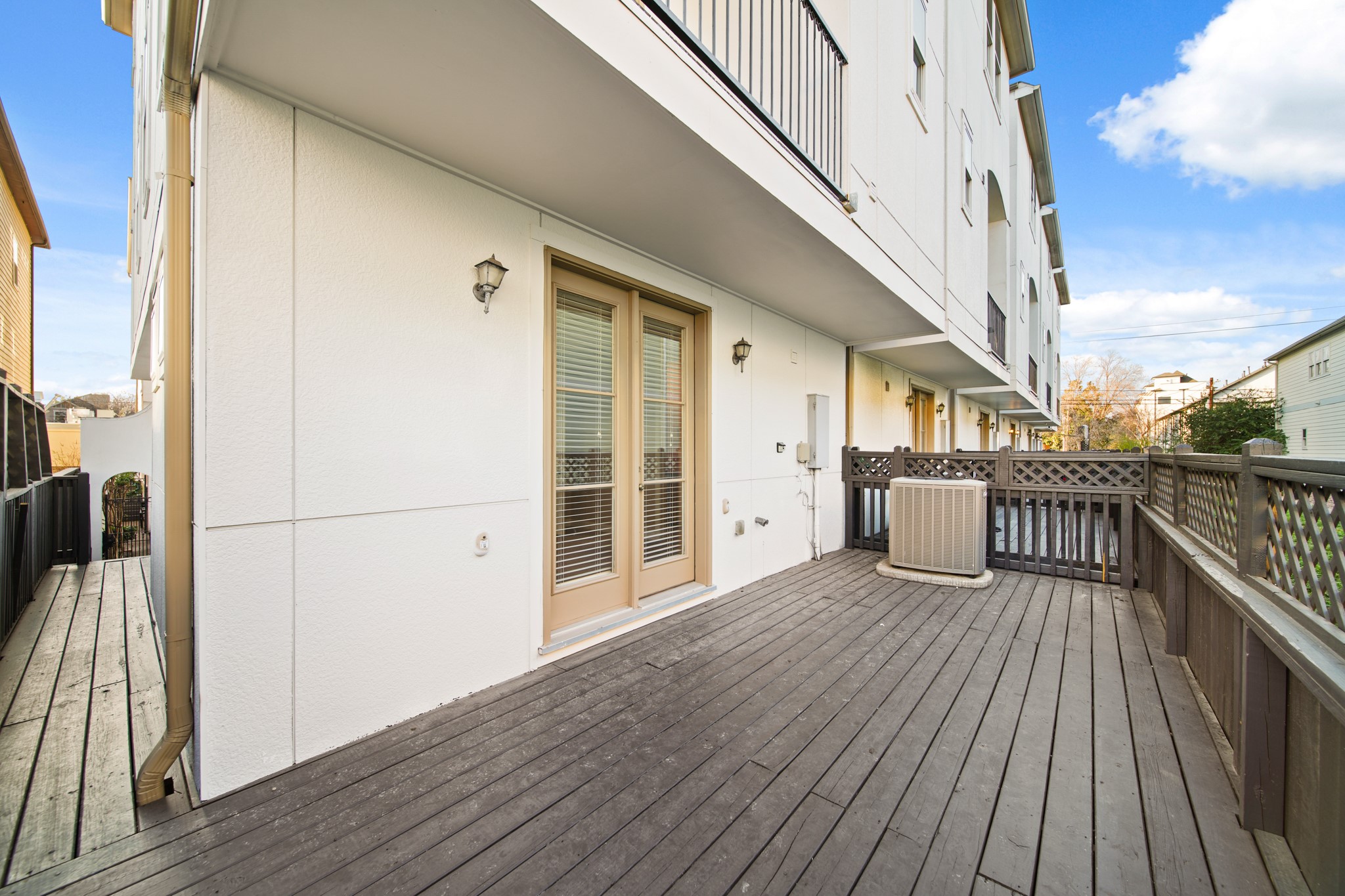 1250 West 23rd Street Houston, TX 77008 - Photo 10 of 50 Off the guest suite or entry walkway is this awesome deck!
