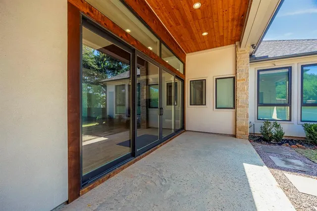 a view of an entryway