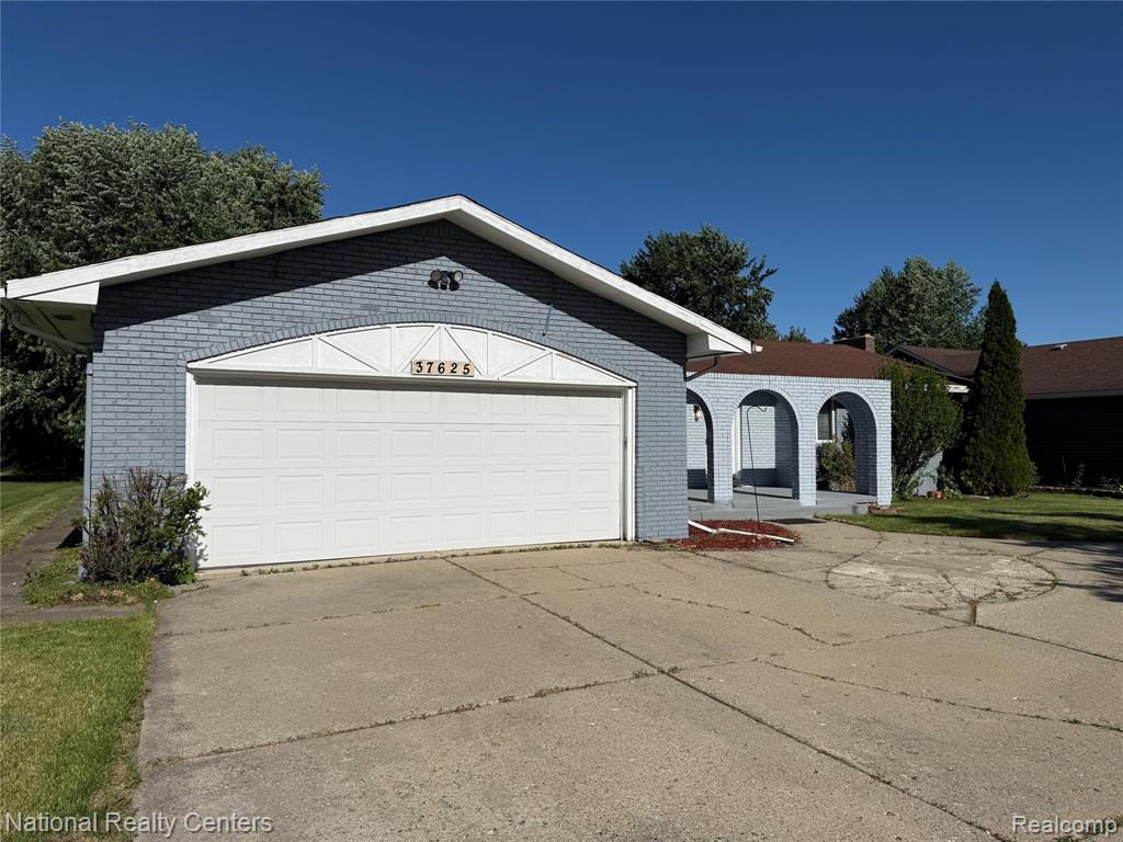 37625 Ryan Road Sterling Heights, MI 48310 - Photo 3 of 30
