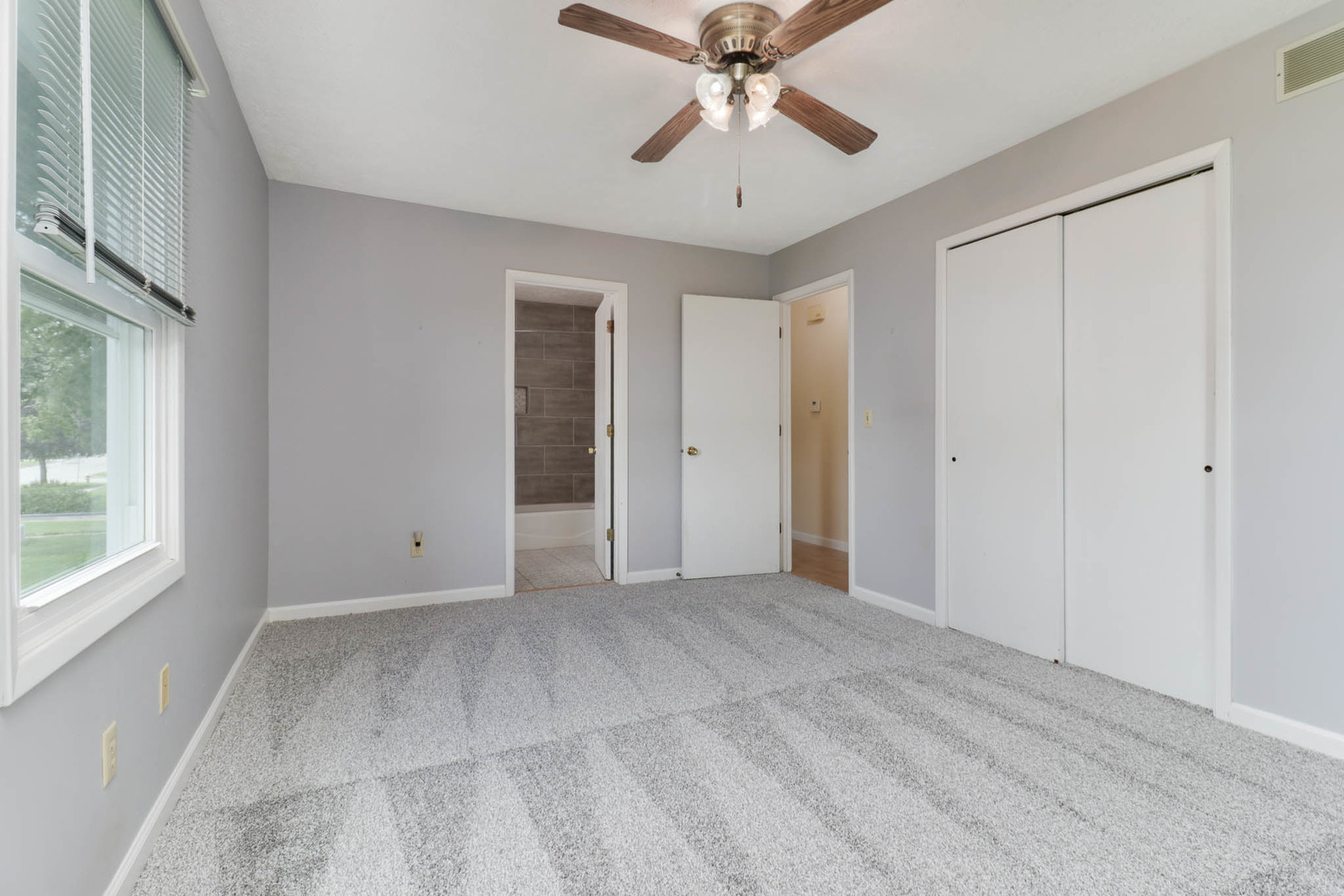 1402 North Hershey Road Bloomington, IL 61704 - Photo 14 of 43