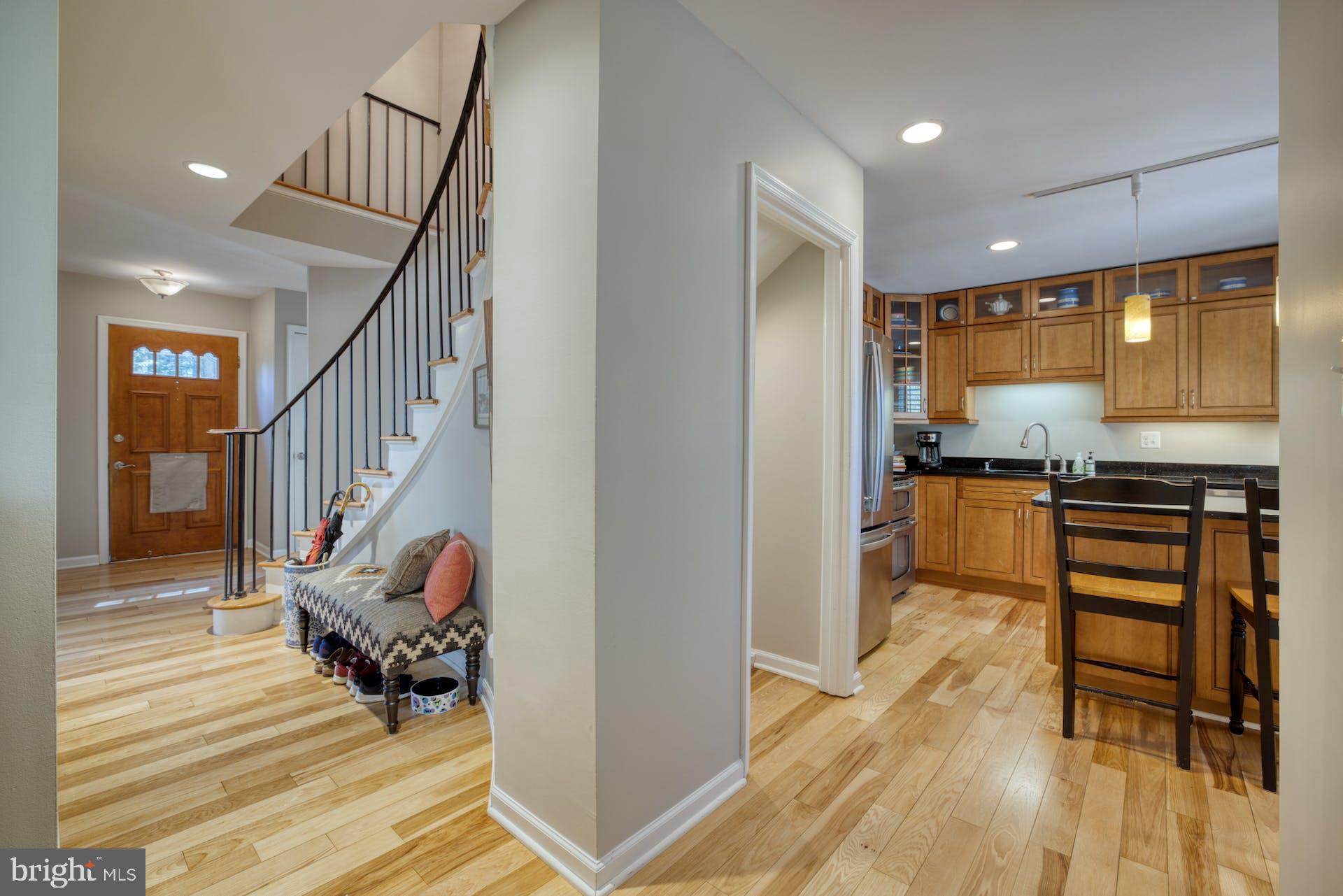 1829 Wainwright Drive Reston, VA 20190 - Photo 18 of 44