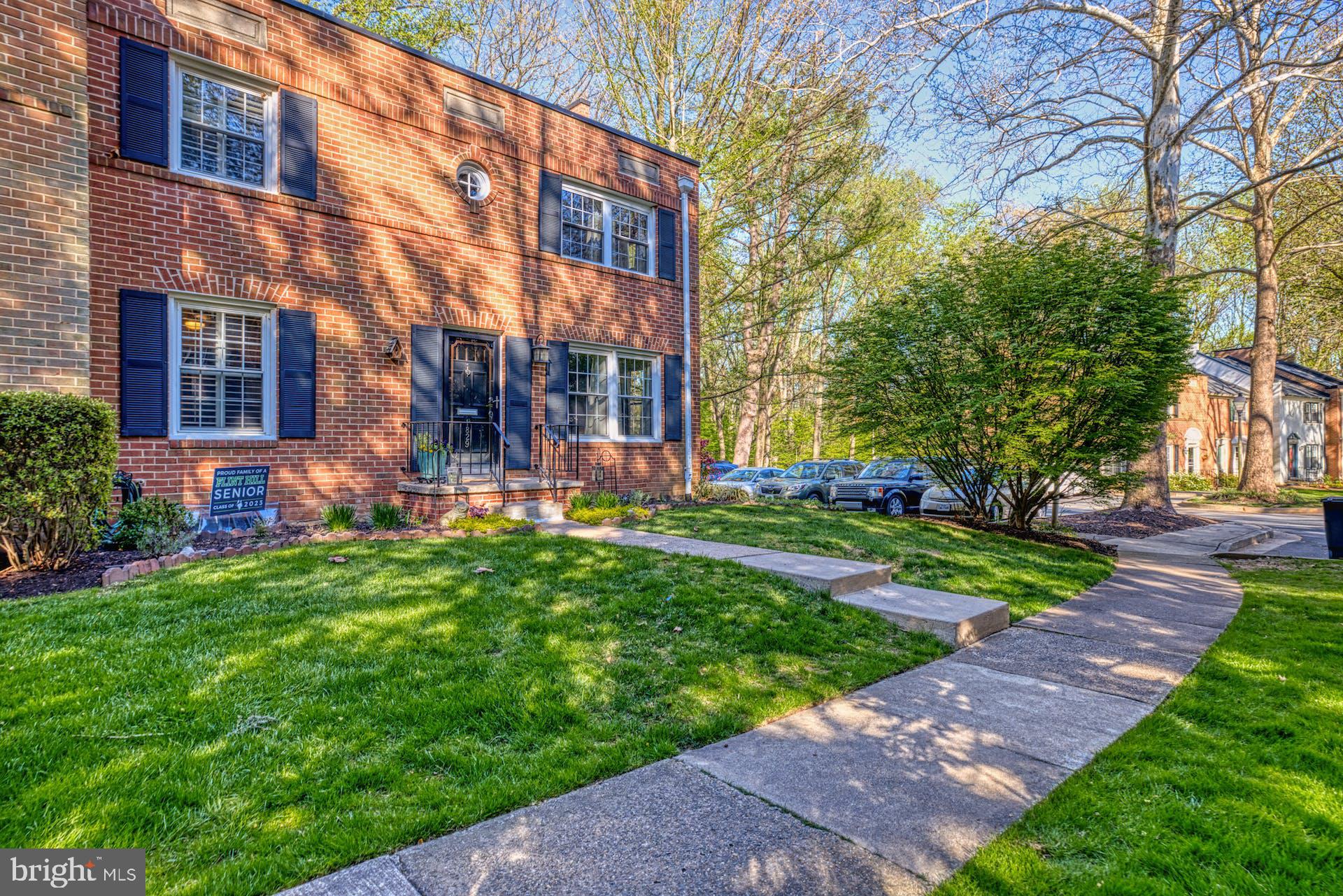 1829 Wainwright Drive Reston, VA 20190 - Photo 2 of 44