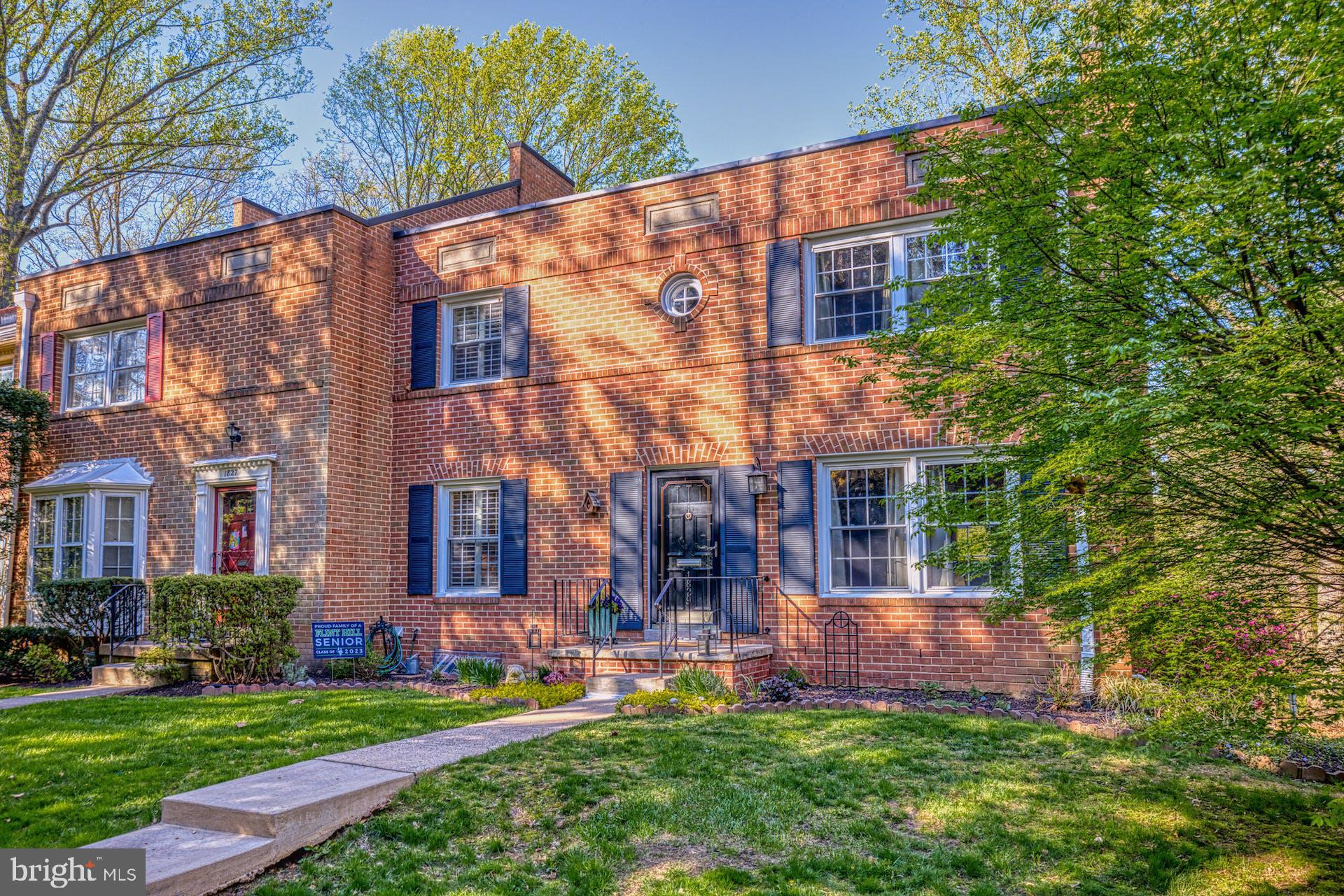 1829 Wainwright Drive Reston, VA 20190 - Photo 3 of 44