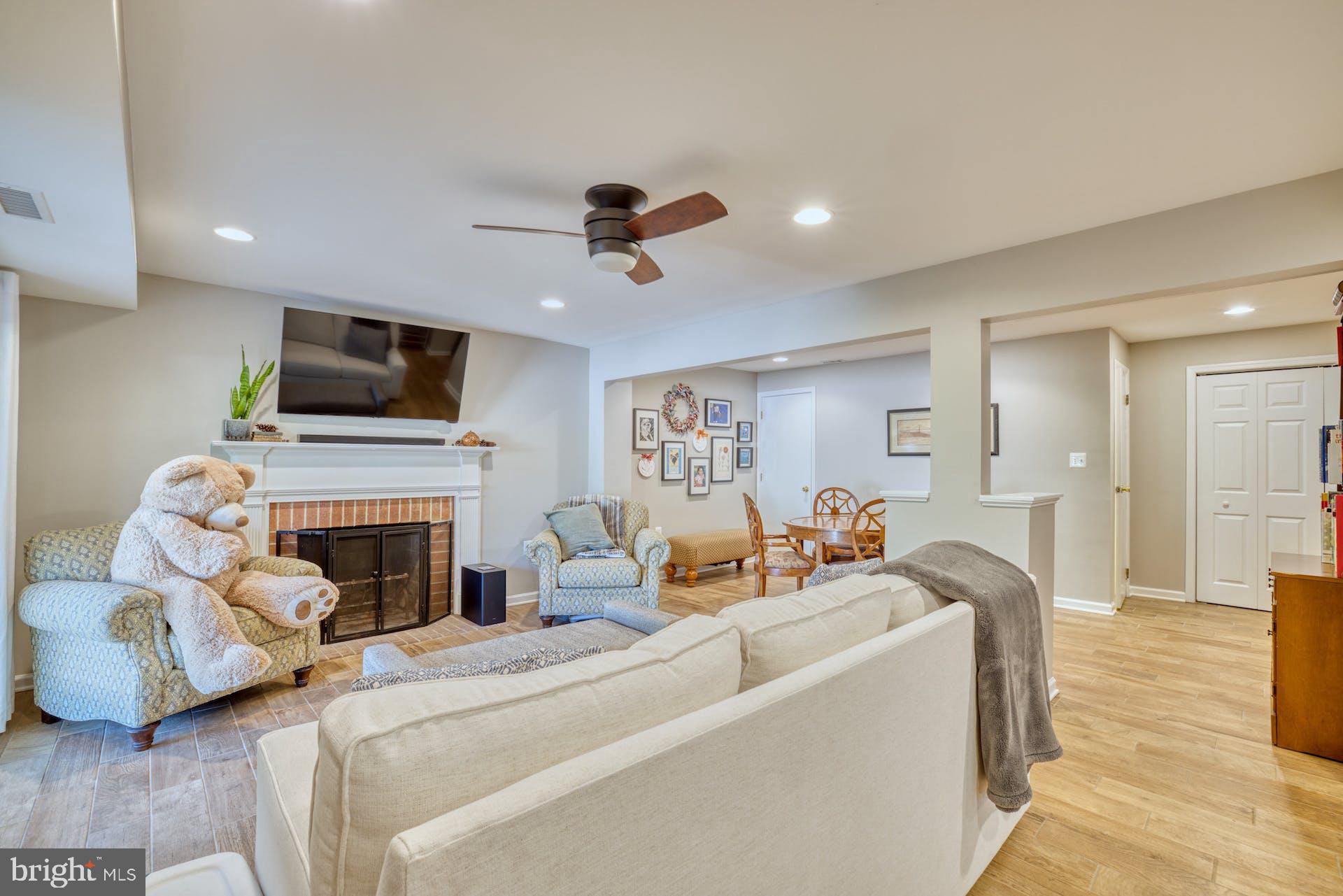 1829 Wainwright Drive Reston, VA 20190 - Photo 33 of 44