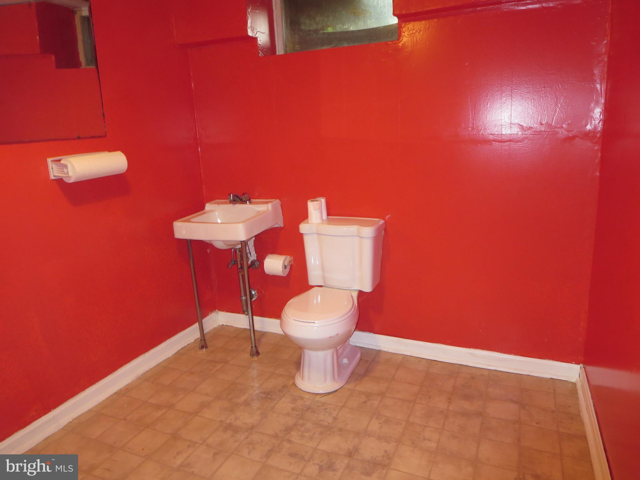10143 Spring Pools Lane Columbia, MD 21044 - Photo 27 of 30 Bath