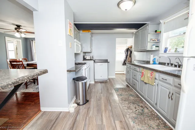 $2,200 | 332 West North Street, Peotone, IL 60468