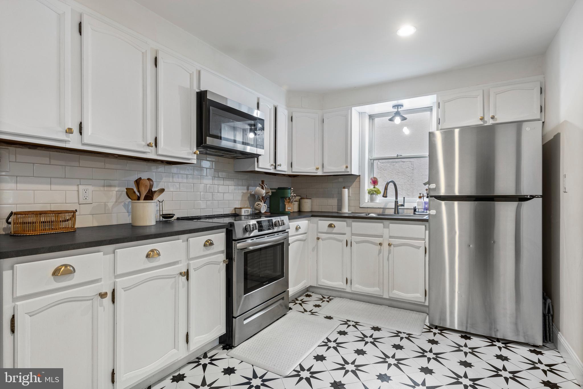 217 Dorset Road Devon, PA 19333 - Photo 18 of 27 Kitchen