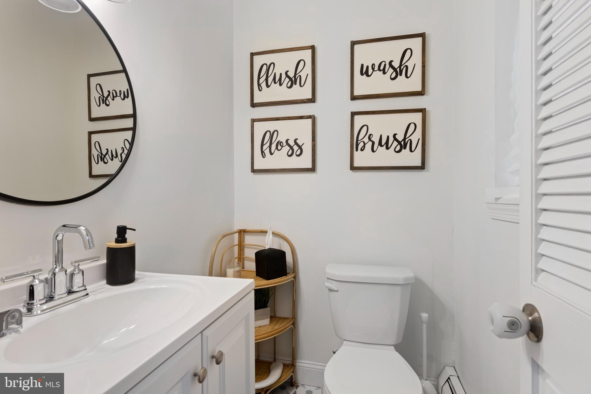 217 Dorset Road Devon, PA 19333 - Photo 21 of 27 Powder Room