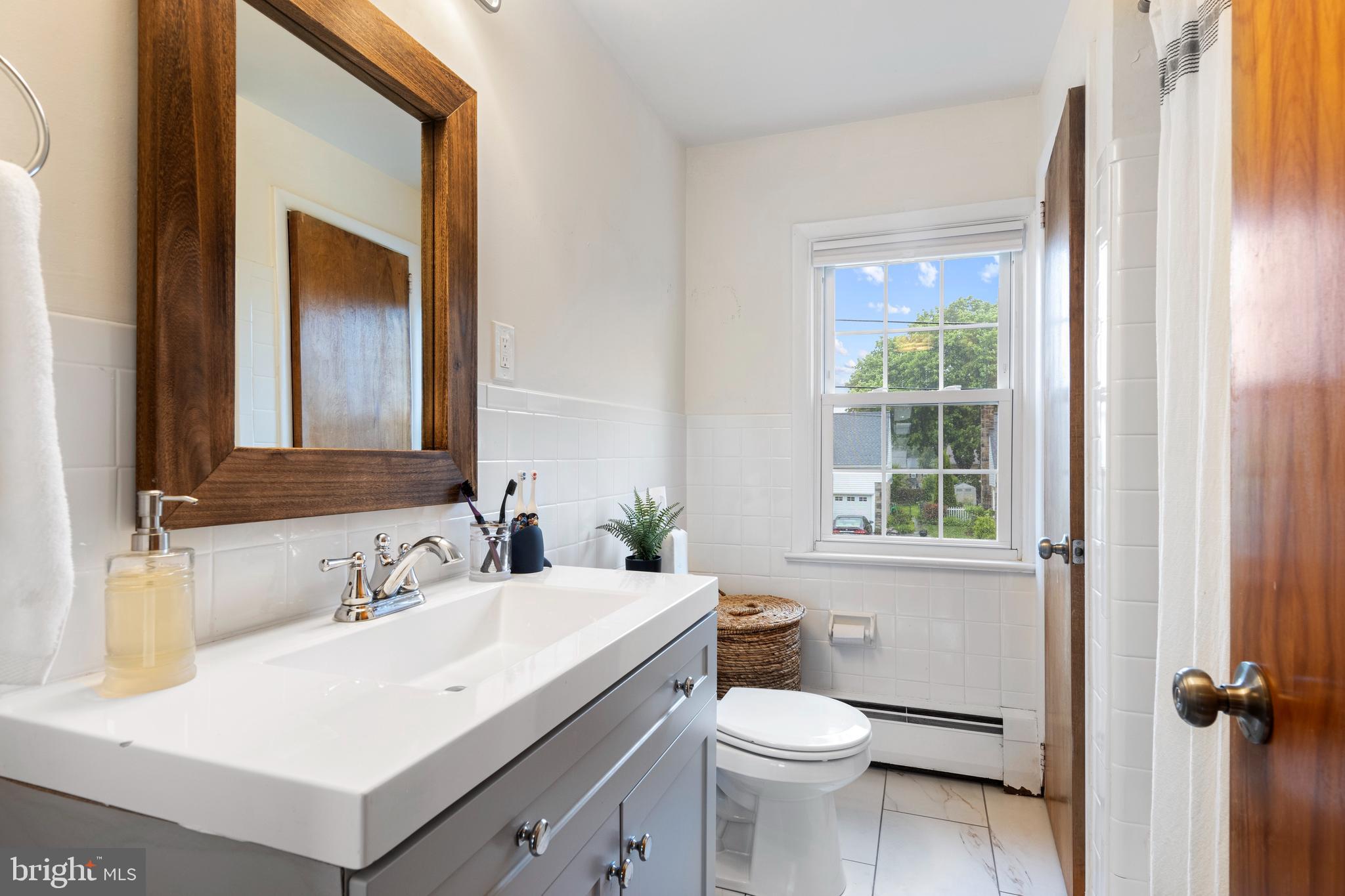 217 Dorset Road Devon, PA 19333 - Photo 25 of 27 Full Bath