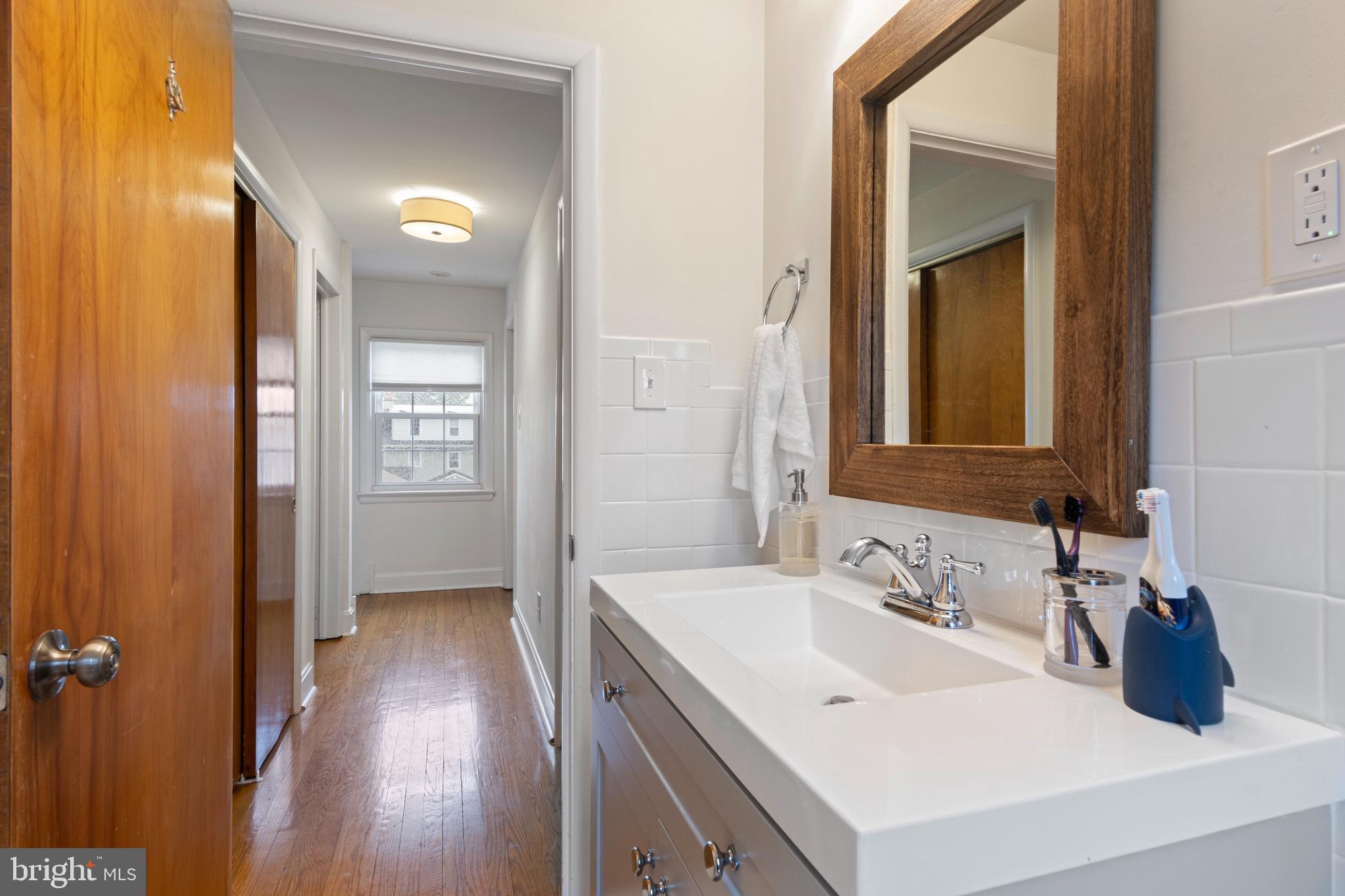 217 Dorset Road Devon, PA 19333 - Photo 26 of 27 Full Bath