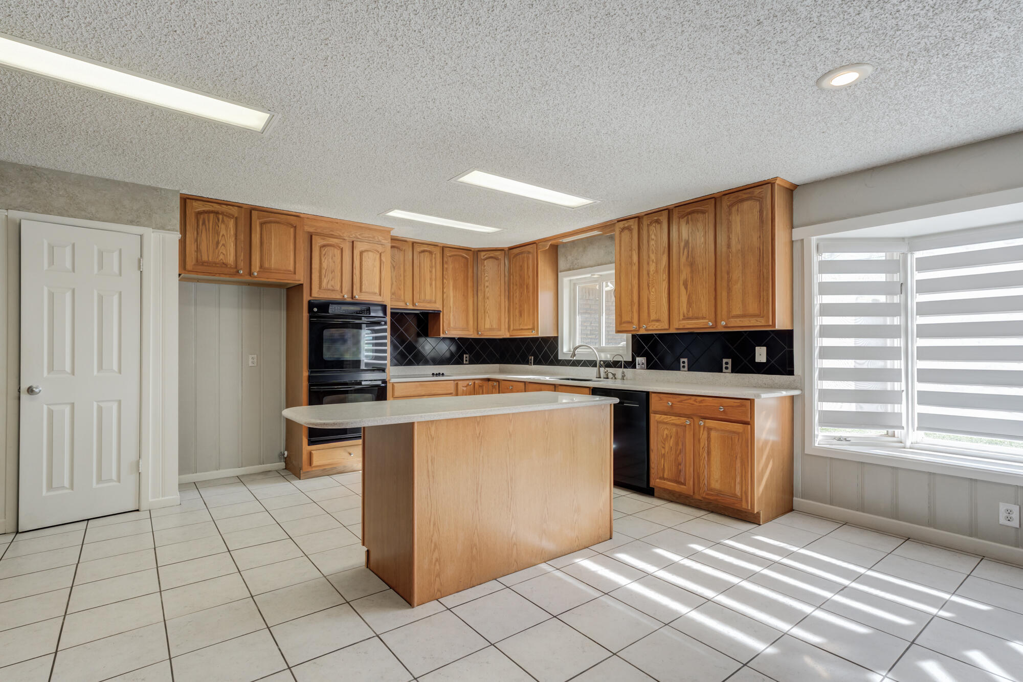 5407 7th Street Lubbock, TX 79416 - Photo 23 of 65 5407-7th-St_Lubbock-TX_21_Kitchen