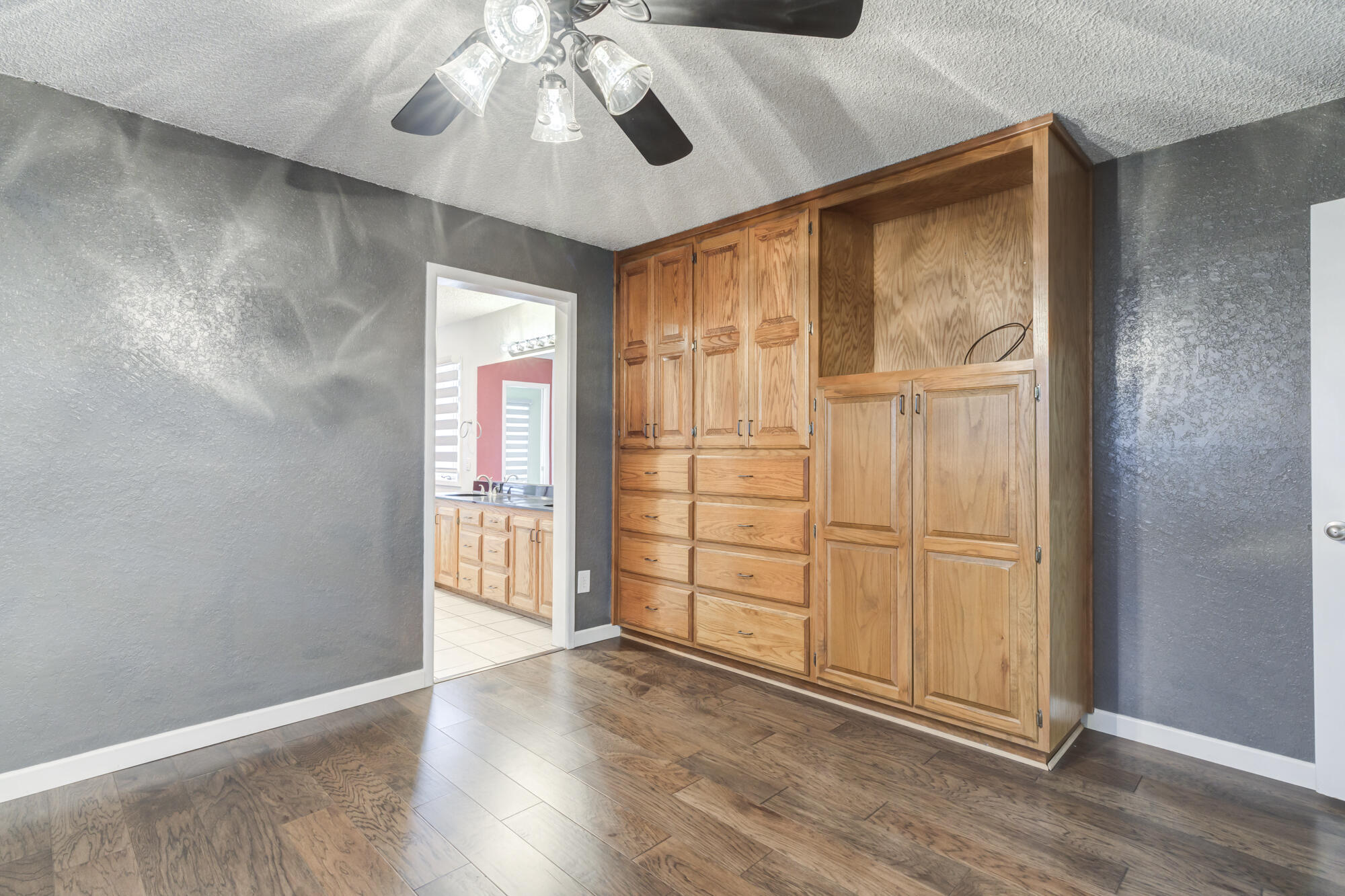 5407 7th Street Lubbock, TX 79416 - Photo 30 of 65 5407-7th-St_Lubbock-TX_37_Primary-Bedroo