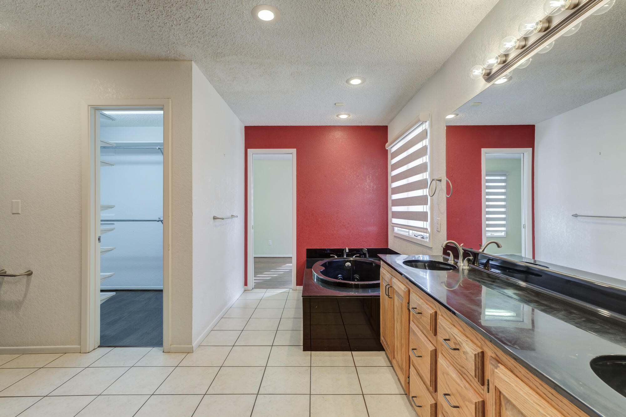 5407 7th Street Lubbock, TX 79416 - Photo 33 of 65 5407-7th-St_Lubbock-TX_38_Primary-Bathro