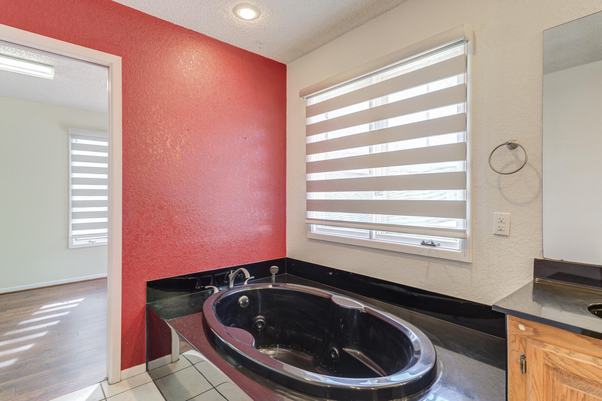 5407 7th Street Lubbock, TX 79416 - Photo 38 of 65 5407-7th-St_Lubbock-TX_43_Primary-Bathro