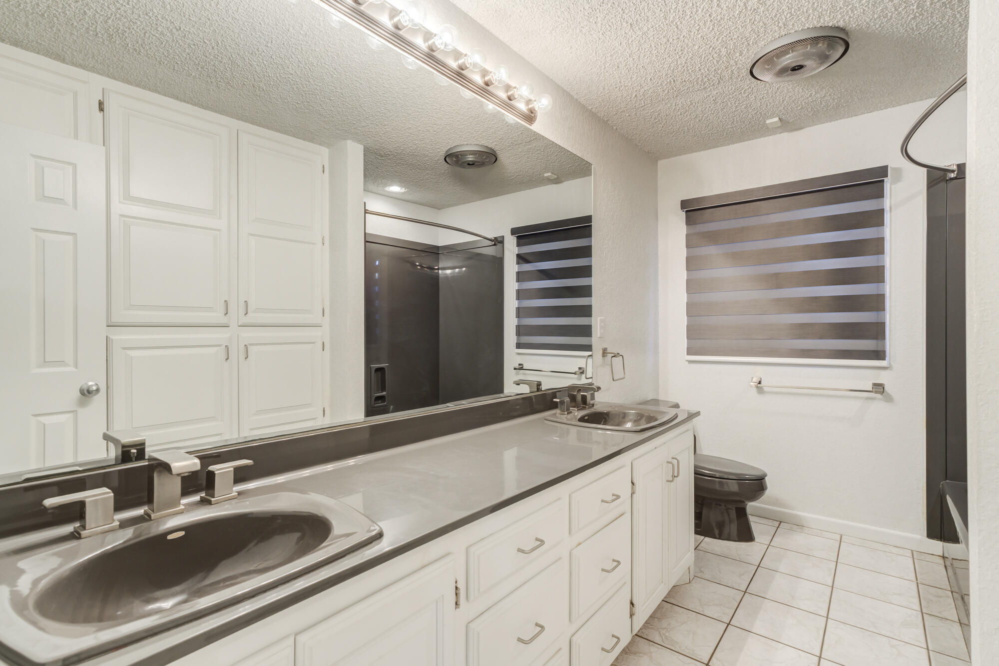5407 7th Street Lubbock, TX 79416 - Photo 45 of 65 5407-7th-St_Lubbock-TX_34_Bathrom-2