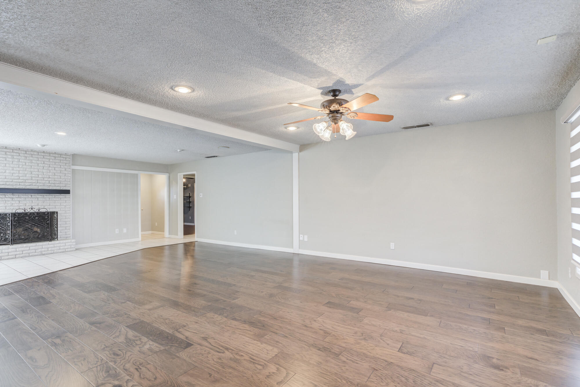 5407 7th Street Lubbock, TX 79416 - Photo 9 of 65 5407-7th-St_Lubbock-TX_5_Living-Room