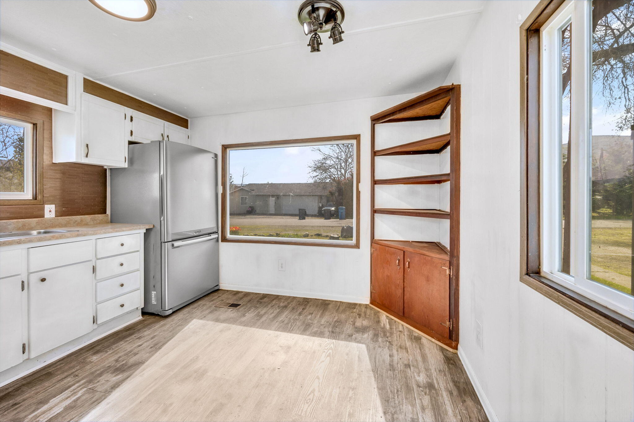 475 David Way Talent, OR 97540 - Photo 18 of 44 ApxDW (26)