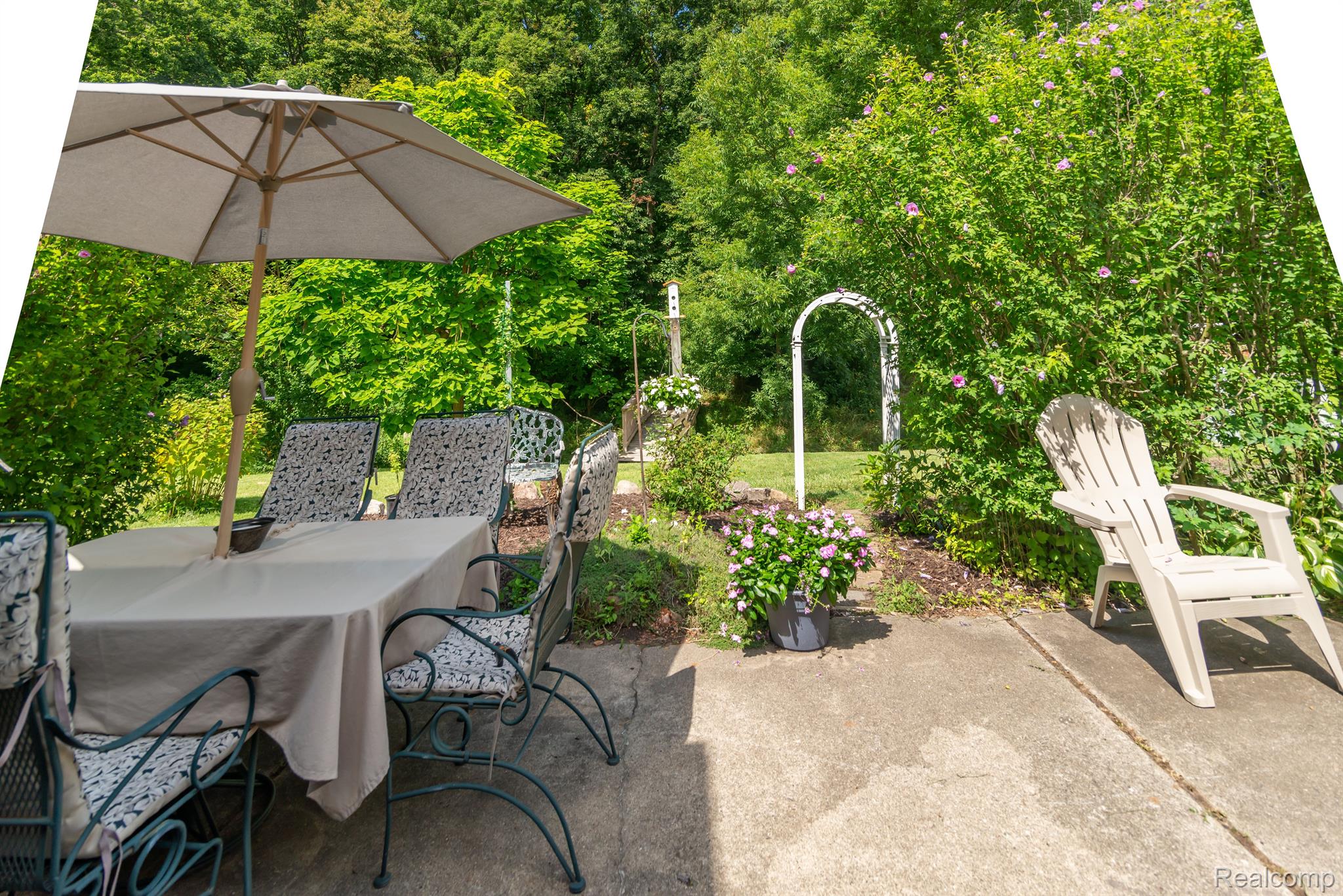 43014 Arlington Road Canton, MI 48187 - Photo 26 of 31 Gallery Image 26