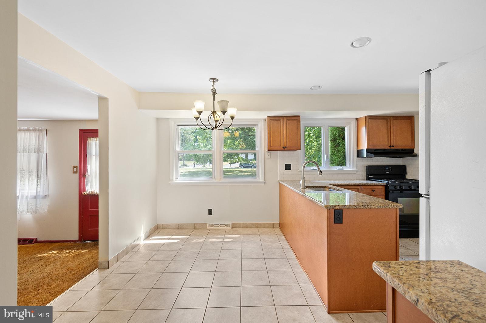 245 New Road Southampton, PA 18966 - Photo 4 of 45 Gallery Image 4