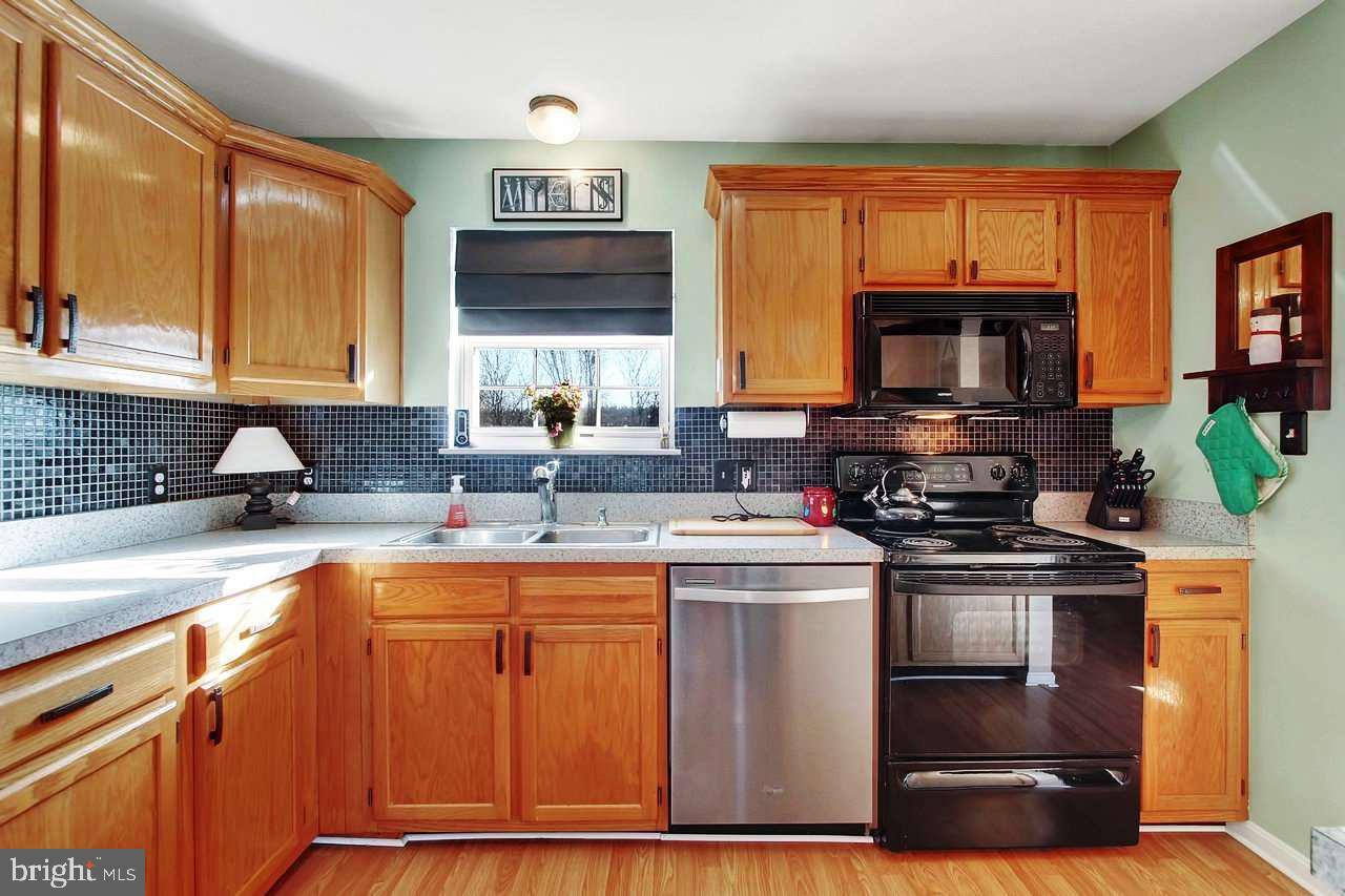 5711 Pine Road Thomasville, PA 17364 - Photo 10 of 27 Gallery Image 10