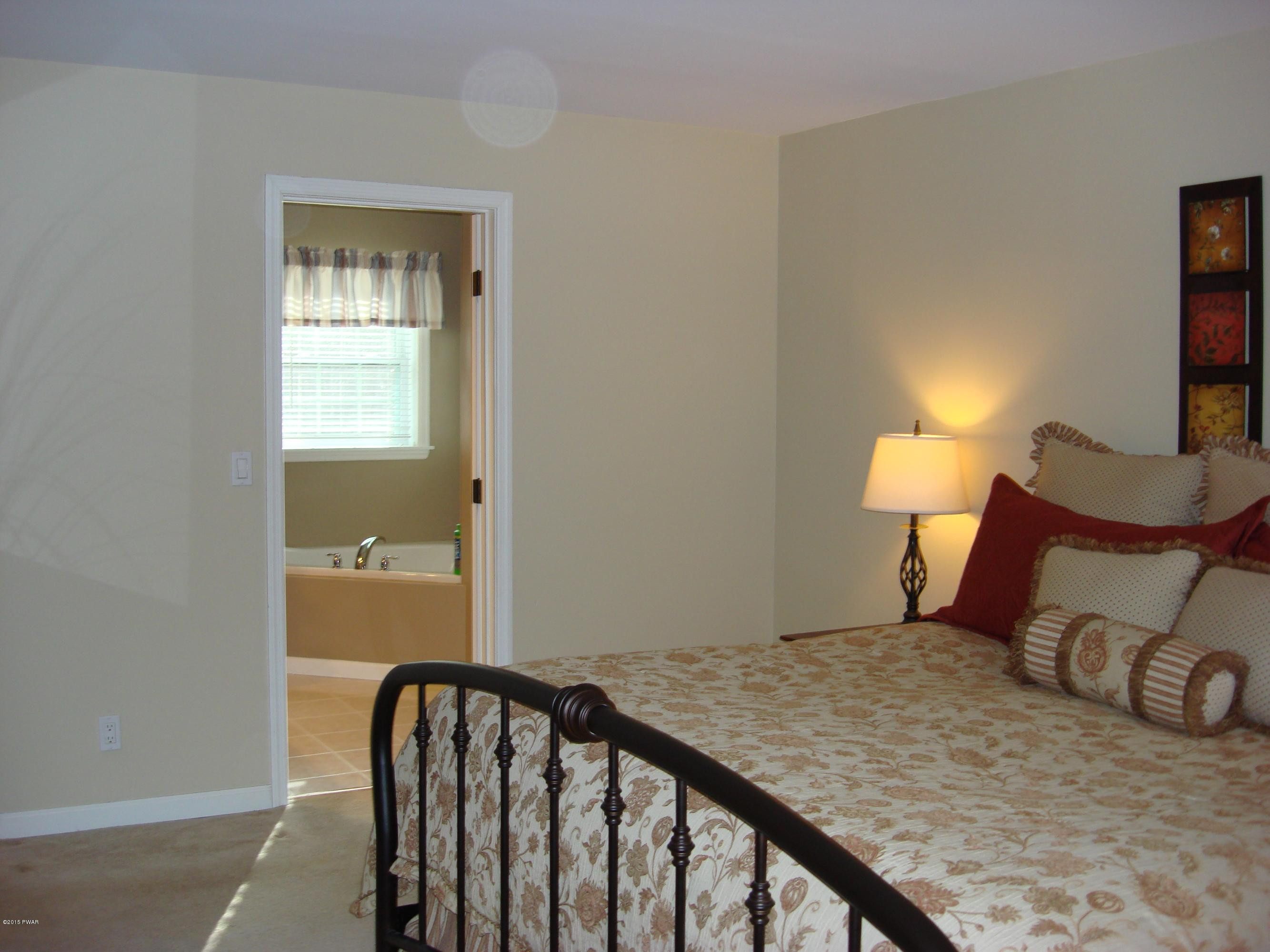 108 Springbrook Court Shohola, PA 18458 - Photo 35 of 97 Gallery Image 35